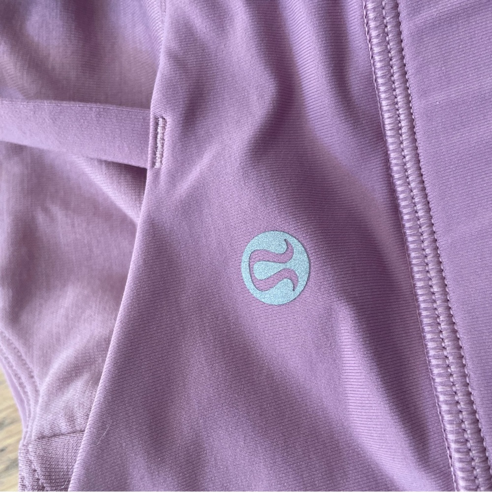Lululemon Energy Bra - Picture 5 of 5
